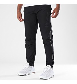 HELVETICA 16WELLES-BLACK